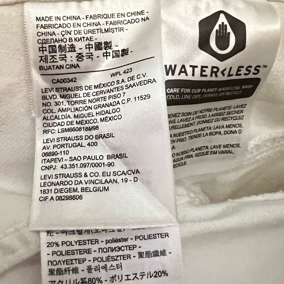 Levi's Cropped Denim Trucker Jacket With Leopard Fur Collar - Picture 9 of 10